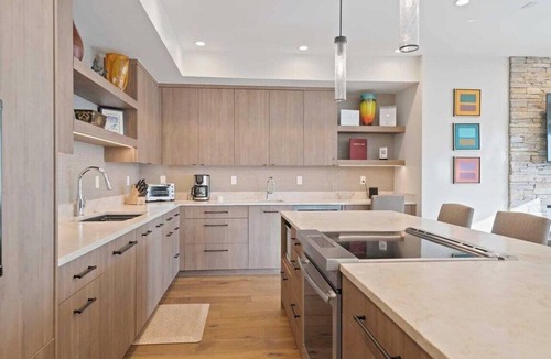 Vail Condo | VB | 3 BR Condo w/A/C in Lionshead - Near Lifts