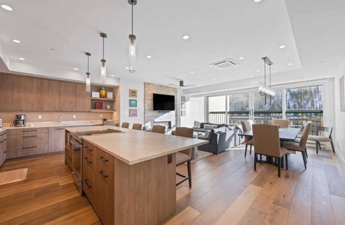 Vail Condo | VB | 3 BR Condo w/A/C in Lionshead - Near Lifts