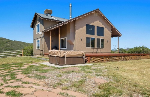 Collbran House | Vega lake Retreat - a unique mountain escape with all four seasons!