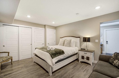 Colorado Springs Apartment | Vermijo Nook Walk to OCC Downtown w Fire Pit