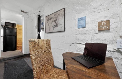 Greeley Apartment | Victorian Hideaway/12 Min Walk to UNC