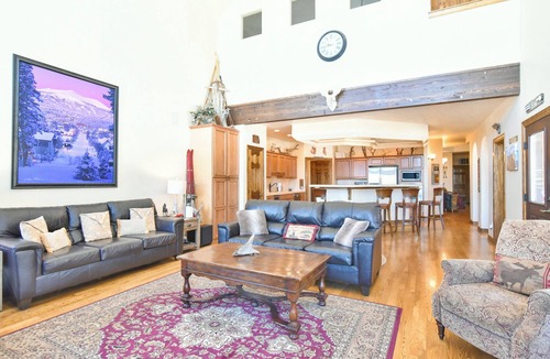 Blue River House | Viking Vista Retreat Luxury Home: Great Views