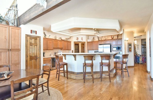 Blue River House | Viking Vista Retreat Luxury Home: Great Views