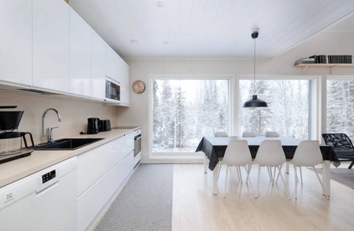 Syote Villa | Villa Hulhavanhelmi | Modern Villa with Private Jacuzzi & Ski-in Access at Iso-Syöte
