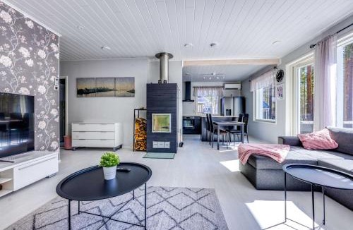 Kalajoki Apartment | Villa Karhunkääpä Incl WiFi, AC, Sauna, Terrace