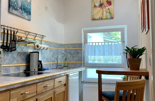 Sassnitz Apartment | Villa Rosengarten - Ferienwohnung Baumhaus mit Seeblick
