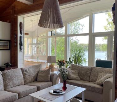 Nilsia House | Villa Valkeinen