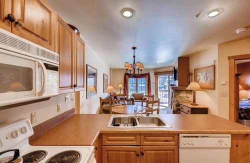 River Run Condo | Village Condo, Walk to Slopes, heated pool access