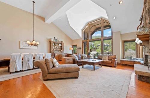 Beaver Creek Apartment | Villas at Villa Montane 06 by East West Hospitality