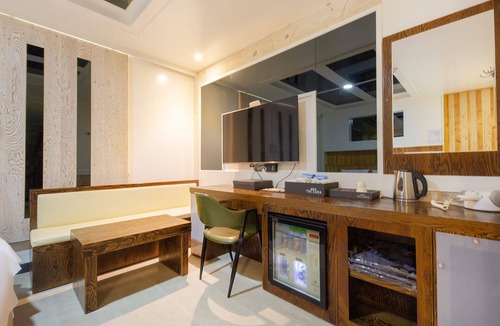Eumseong Hotel | Voice The Zara Drive-in
