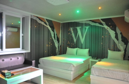 Andong Hotel | W Motel