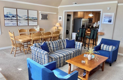 Golden House | Walk to Clear Creek, Mines, and downtown Golden — fully renovated 1930s bungalow