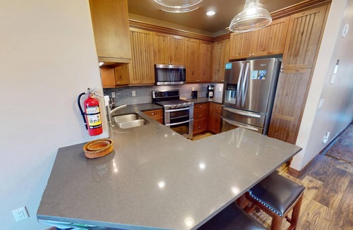 Silverthorne Condo | Walk to Dining, Shops, Events, Theater, Weddings! Near Rec Center Pool