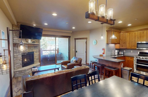 Silverthorne Condo | Walk to Dining, Shops, Events, Theater, Weddings! Near Rec Center Pool