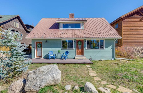 Grand Lake House | Walk to Grand Lake & Dtwn! Group Escape w/Hot Tub