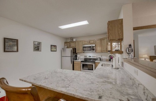 Mountain House Condo | Walk to Keystone Lifts! Cozy 2BR Condo w/Pool, Hot Tub & Fireplace