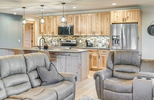 Lake Hatcher Park House | Walk to Lake! All-Season Getaway in Pagosa Springs