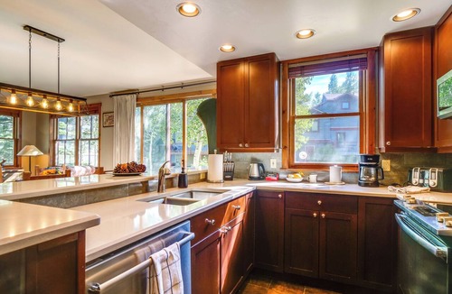 Historic District Condo | Walk to Lifts: Breck Condo on Main St w/Amenities