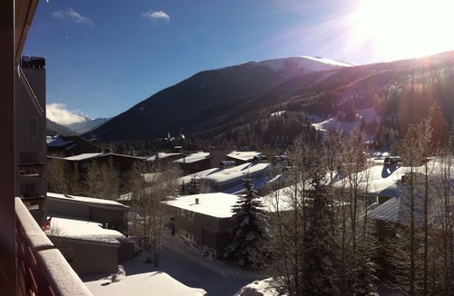 Mountain House Condo | Walk to Lifts, Mtn View, Indoor Hot Tub and Pool, Underground Parking!