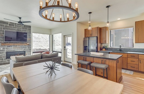 Silvercreek House | Walk to Ski Lift: Granby Ranch Family Retreat!