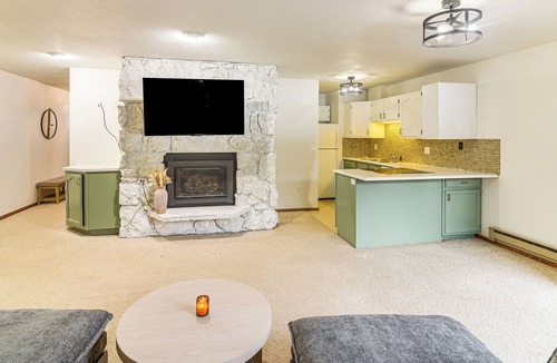 Old Town Condo | Walk to Winter Park Resort: Condo w/Hot Tub!