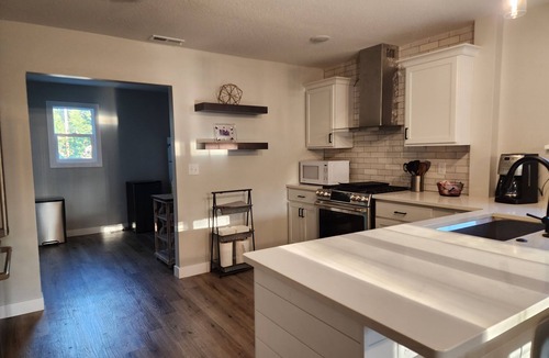 Manhattan House | Walking Distance to Aggieville, K-State, and City Park!