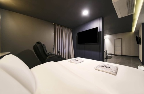 Cheonan Hotel | WALL Hotel