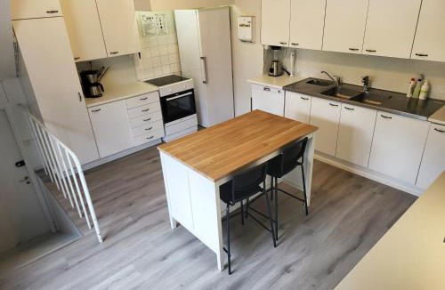Reittio Apartment | Wanha Koulu Tahko Onnela, 4mh, Palju, Sauna, Tupakeittiö, Wifi, Liikuntasali, RinteetSpaRavintola 6km, Lemmikit OK, Edukas