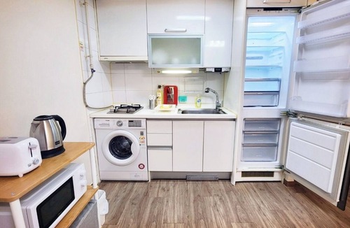 Yeoksam Apartment | "Warm and cozy rooms locatead in Gangnam- Suitable for relaxation and travel!"