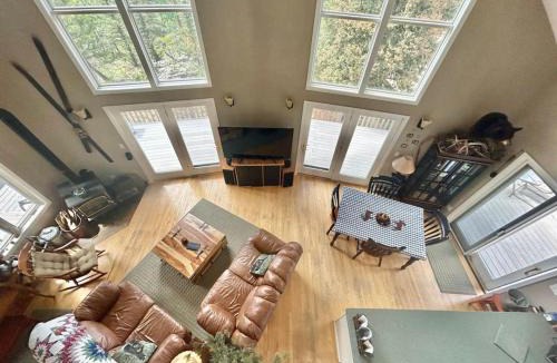 Indian Mountain House | Warm Mountain Escape Secluded Peaceful Hot Tub