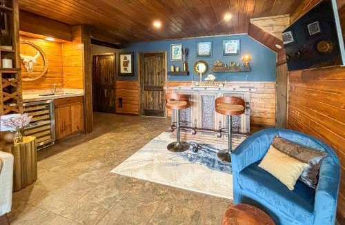 Sandpoint House | Waterfront Gem on the River! Hot Tub & Boat Dock!