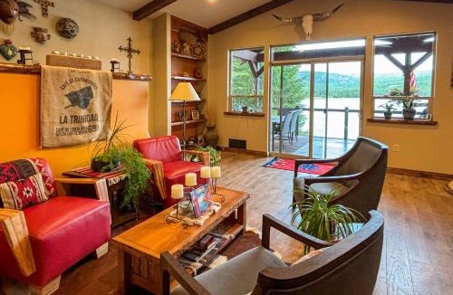 Sandpoint House | Waterfront Gem on the River! Hot Tub & Boat Dock!