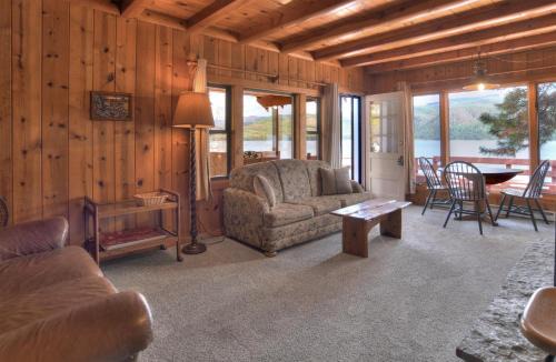 Bayfield House | Waters Edge Cabin on Vallecito Lake in Bayfield CO