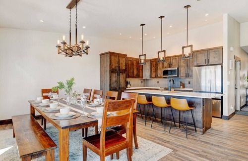 Fraser House | Waterside Villa 8B I Private Hot Tub I Views I Bunk Room I Desk I Game Room I Discounted Attractions