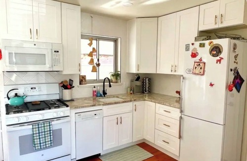 Barths House | Welcoming Pet friendly 2-bedroom house in charming Wheat Ridge