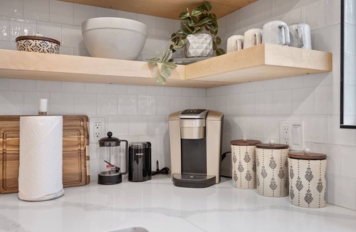 Berkley Apartment | Western Charm w/Premium Bedding & Quiet Street - minutes from Tennyson!