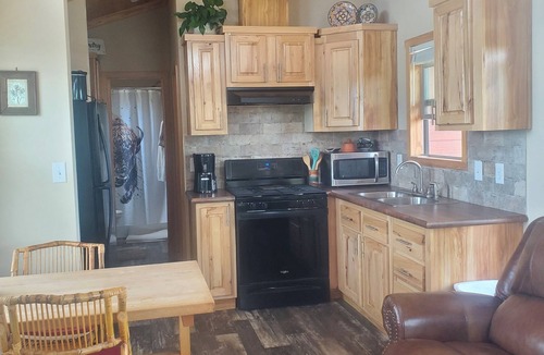 Ignacio Cabin | Where the Buffalo Roam. Private mountain views