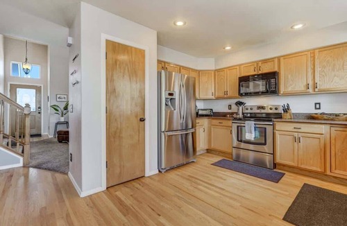 Cheyenne Meadows House | Whistler Hollow! Family Home, Bball Court, Firepit