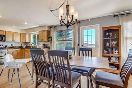 Cheyenne Meadows House | Whistler Hollow! Family Home, Bball Court, Firepit