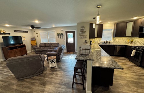 Manhattan House | Wildcat Ridge,gorgeous,great location,modern,sleeps 9