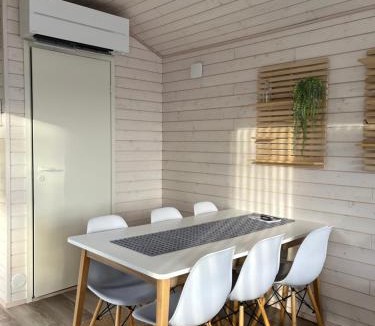 Lumijoki Apartment | Willa Rauha 2B, minikoti, wifi, ei saunaa