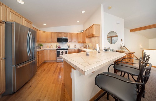 Fraser House | Winter Park Mountain Home/Near Bus Stop/Sleeps 7!
