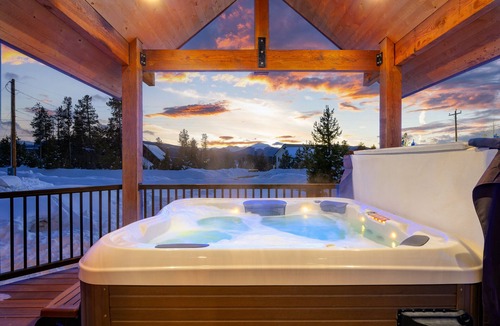 Fraser House | Winter Park Ranch Home I Hot Tub I Great Views I Bunk Room I Game Room I Discounted Attractions