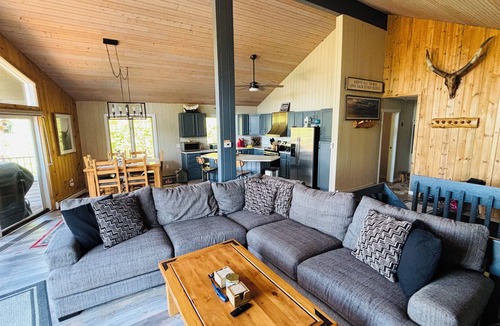 Tabernash House | WinterPark Chalet-3br/2ba. 2decks/hottub/mtn views. Skiing/Hiking/Biking nearby.