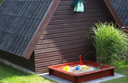 Neufeld House | Winterproof, WLAN, cozy-modern, fenced garden, dogs welcome