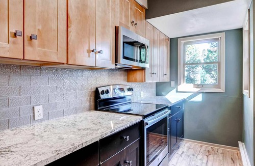 Baldy Mountain House | Wk & Mo Discounts! HUGE w/Ski Mtn Views, Fireplace, Garage Free Town Shuttle