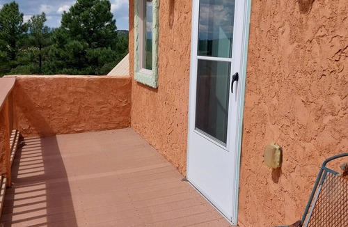 Boncarbo House | Wonderful 3-bedroom house in Boncarbo, Co Perfect vacation getaway.
