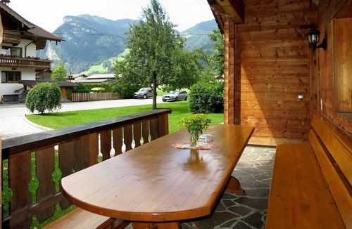 Ramsau im Zillertal House | Wonderful private villa for 12 people with WIFI, TV, patio and pets allowed