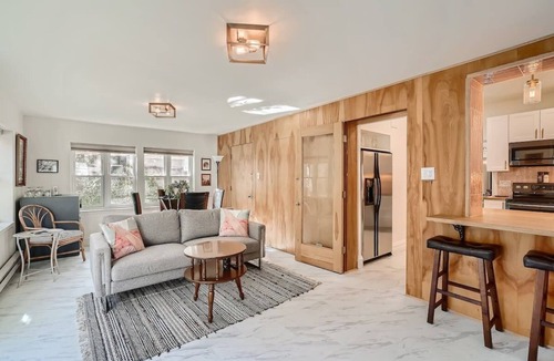Five Points House | Woods Manor /Walk to Downtown /Built in 1887