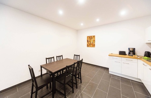 Plochingen Apartment | Wunderschöne Geräumige Wohnung für bis zu 8 Gäste